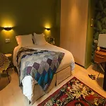 Oda ve Kahvaltı Eden Paris