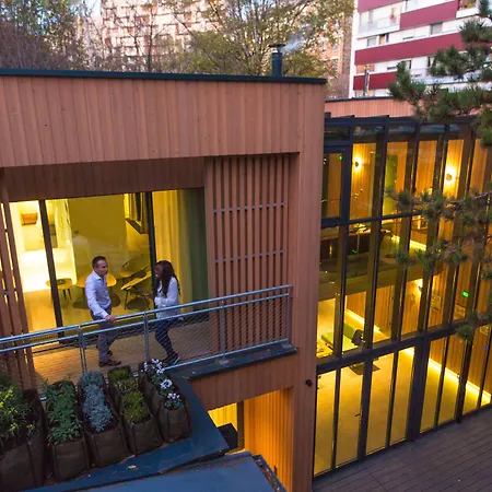 إيدين لودج 4*