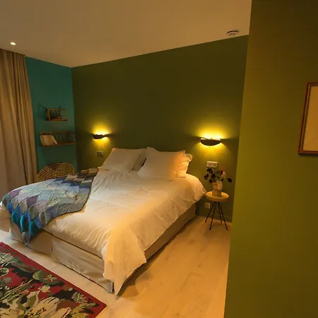 Eden Bed & Breakfast Paris