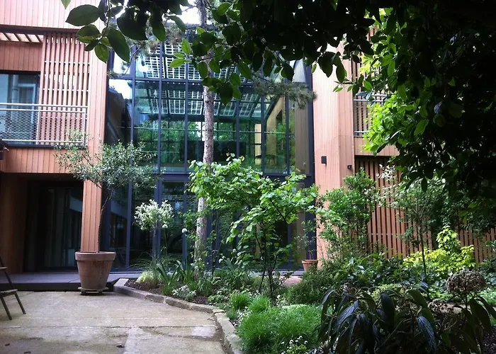 Eden Bed & Breakfast 4*